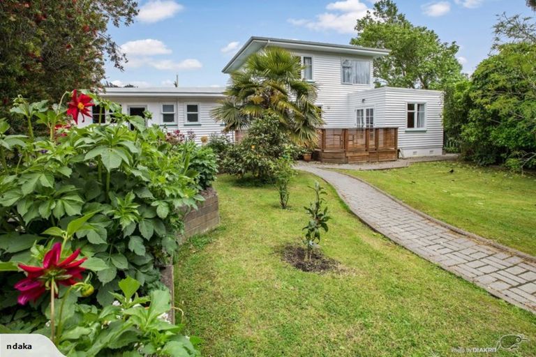 Photo of property in 337 Stokes Valley Road, Stokes Valley, Lower Hutt, 5019