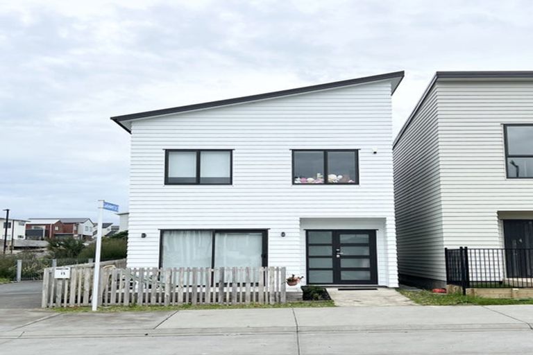Photo of property in 15 Tahingamanu Road, Hobsonville, Auckland, 0616