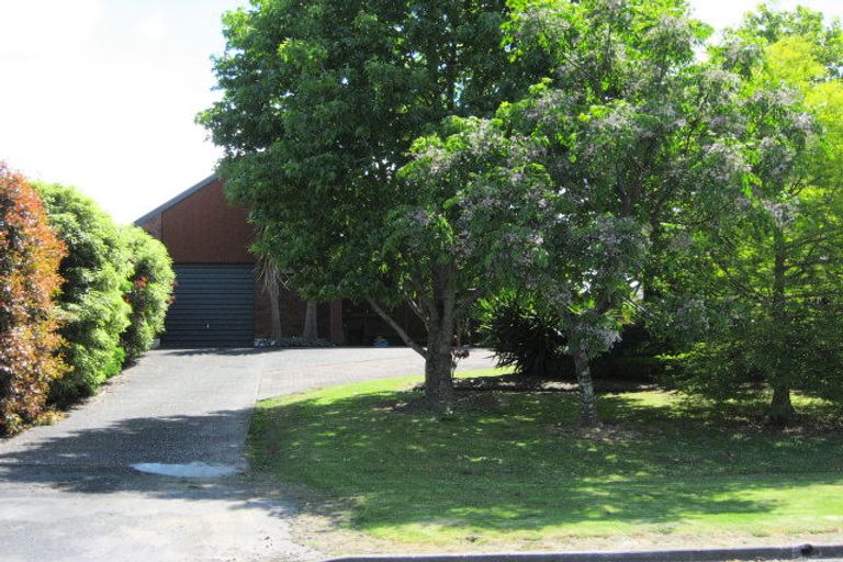 Photo of property in 35 Matua Road, Huapai, Kumeu, 0810