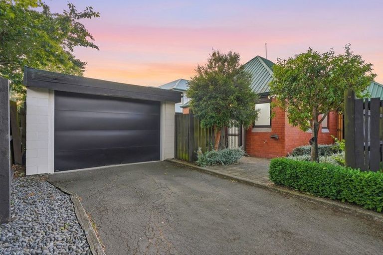 Photo of property in 2/89 Windermere Road, Papanui, Christchurch, 8053