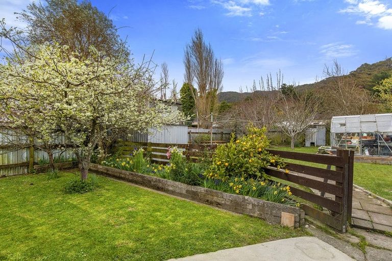 Photo of property in 185 Wainuiomata Road, Wainuiomata, Lower Hutt, 5014
