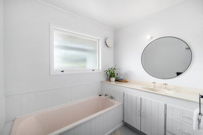 Photo of property in 25 Puriri Street, Hilltop, Taupo, 3330