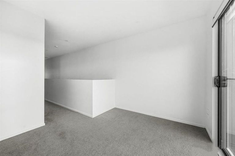 Photo of property in 63 Whare Kauri Road, Papakura, 2110