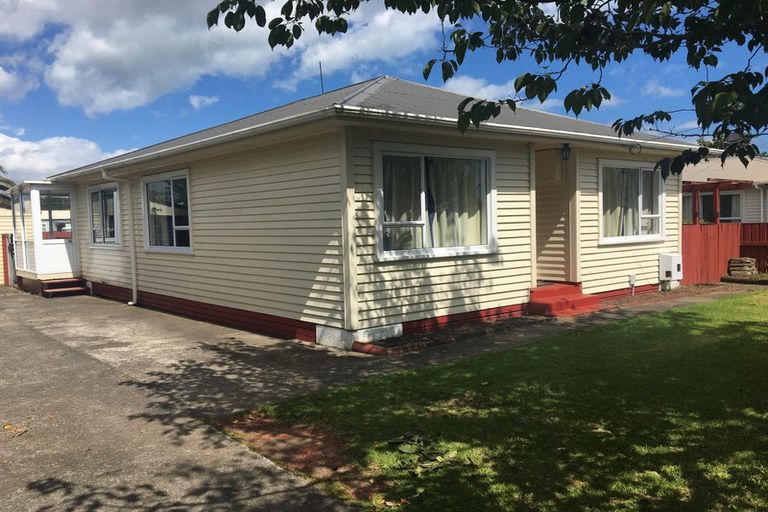 Photo of property in 75 Blake Street, Waitara, 4320