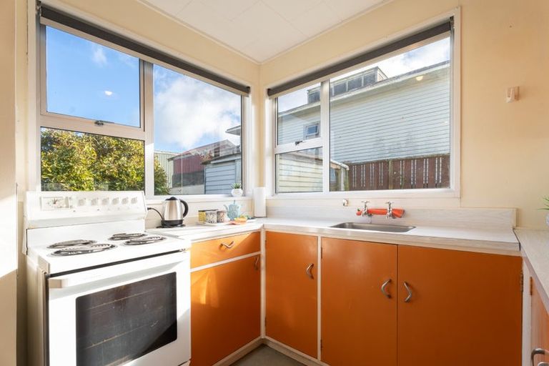 Photo of property in 1e Herewini Street, Titahi Bay, Porirua, 5022