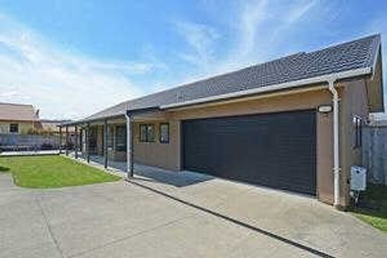 Photo of property in 9a Ormrod Grove, Riverstone Terraces, Upper Hutt, 5018