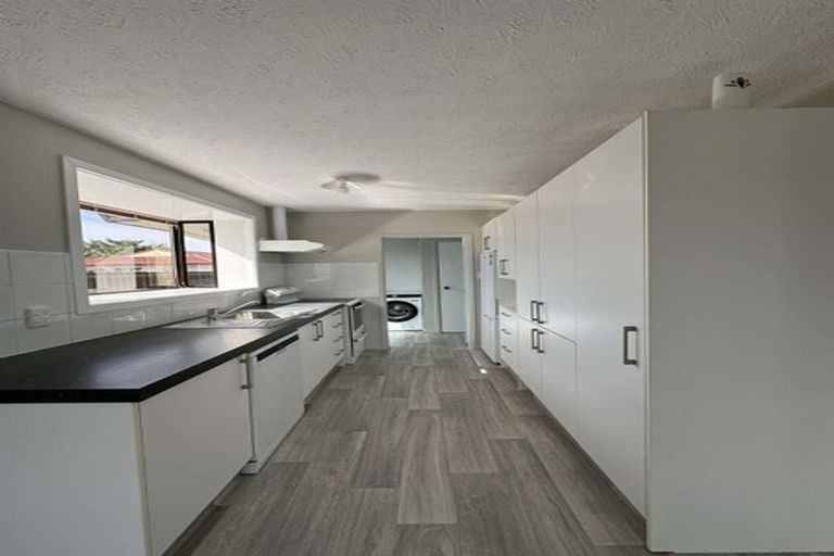 Photo of property in 128a Inwoods Close, Parklands, Christchurch, 8083