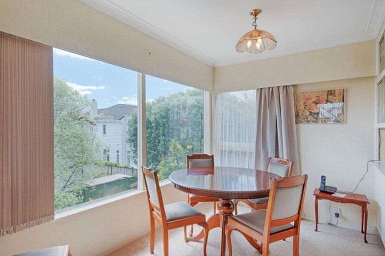 Photo of property in 3/2 Pierce Road, Milford, Auckland, 0620