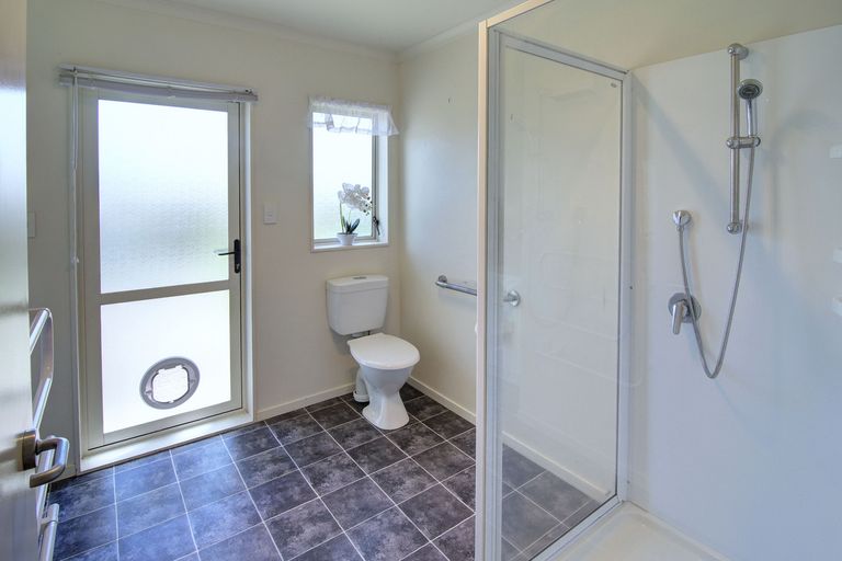 Photo of property in Holdsworth Villas, 4/2 William Donald Drive, Solway, Masterton, 5810