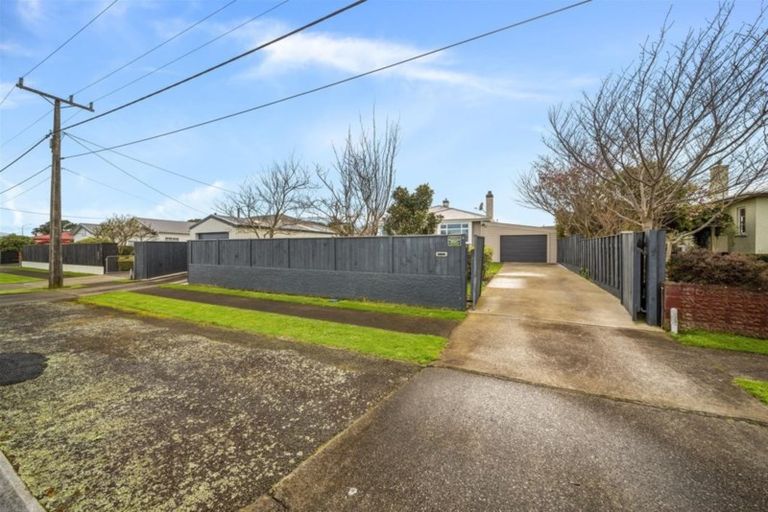 Photo of property in 4 Grant Vc Street, Hawera, 4610