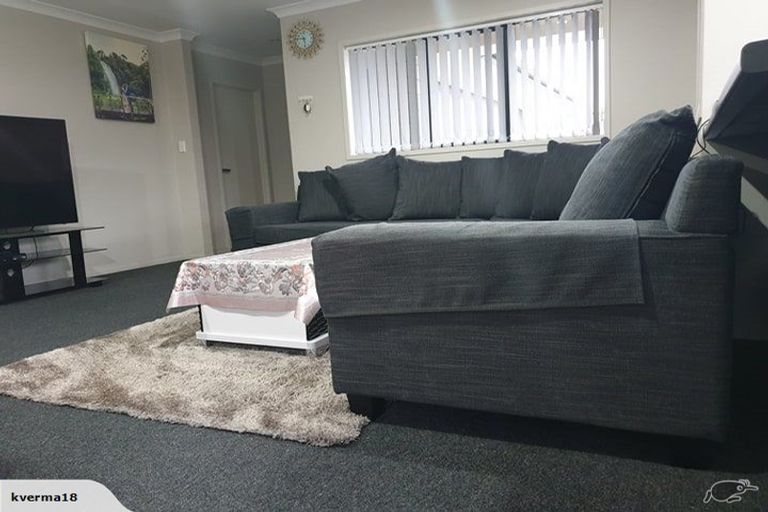 Photo of property in 13 Lieshout Way, Pukekohe, 2120