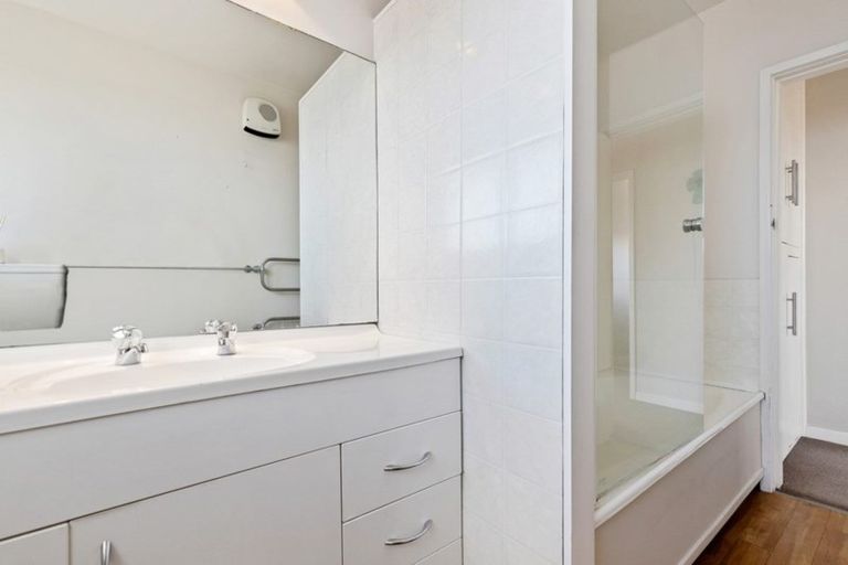 Photo of property in 1/19 Raxworthy Street, Ilam, Christchurch, 8041