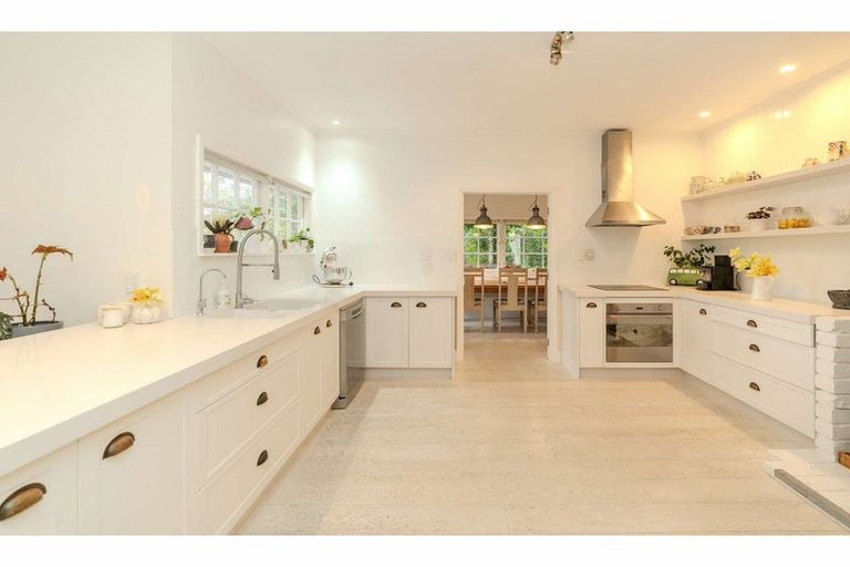 Photo of property in 37 Riverview Road, Kerikeri, 0230