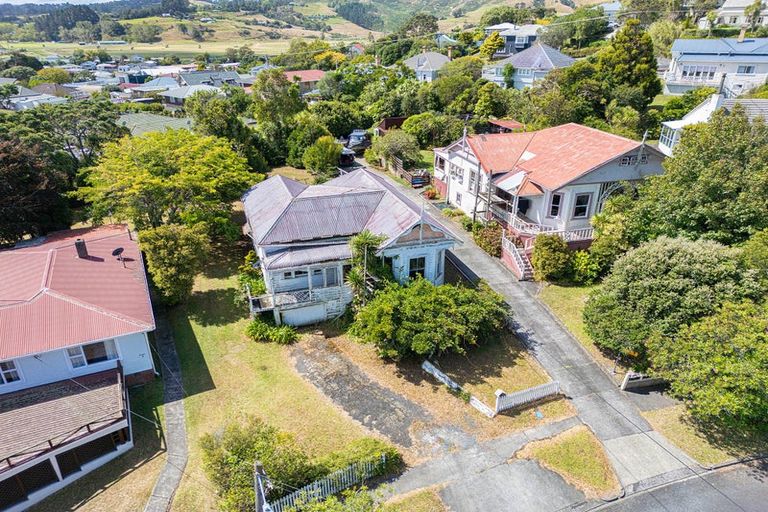 Photo of property in 5 Porter Crescent, Helensville, 0800