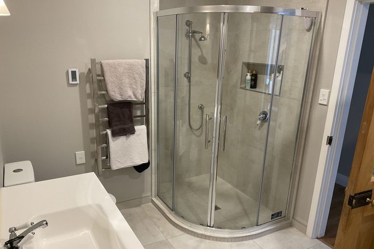 Photo of property in 399a Karori Road, Karori, Wellington, 6012