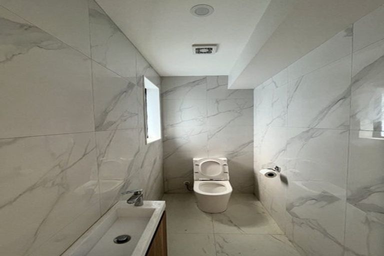 Photo of property in 14a Kinleith Way, Albany, Auckland, 0632