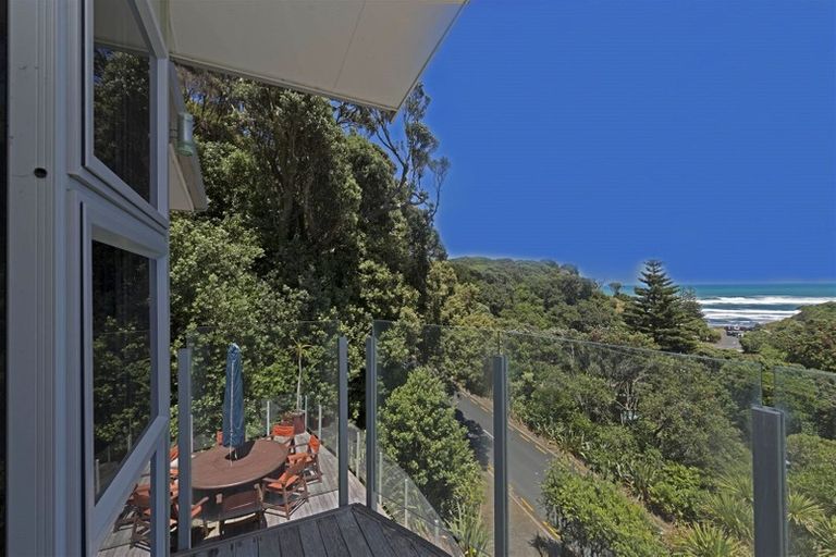 Photo of property in 10 Waitea Road, Muriwai, Waimauku, 0881