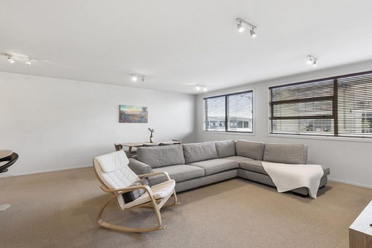 Photo of property in 2/337 Jackson Street, Petone, Lower Hutt, 5012