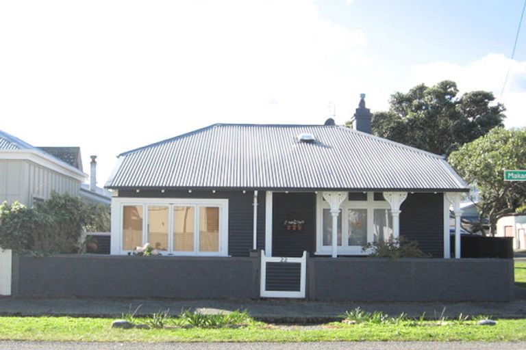 Photo of property in 22 Makaro Street, Eastbourne, Lower Hutt, 5013