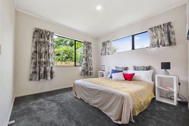 Photo of property in 2/58 Clevedon Road, Papakura, 2110