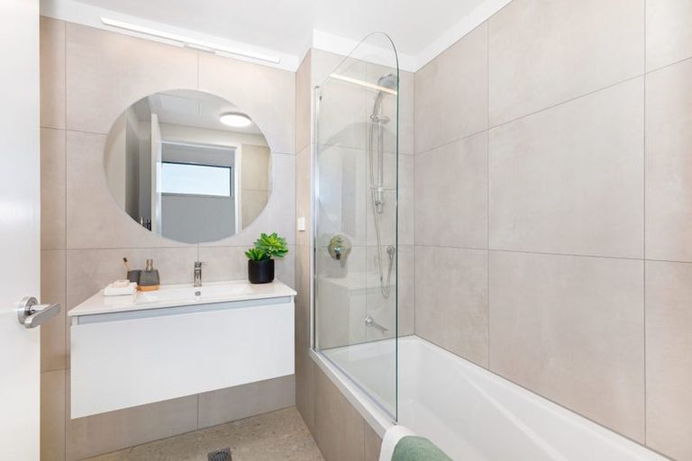 Photo of property in 1/149 Onepu Road, Lyall Bay, Wellington, 6022