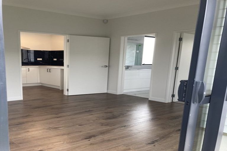 Photo of property in 8 Captain Rings Drive, Papakura, 2110