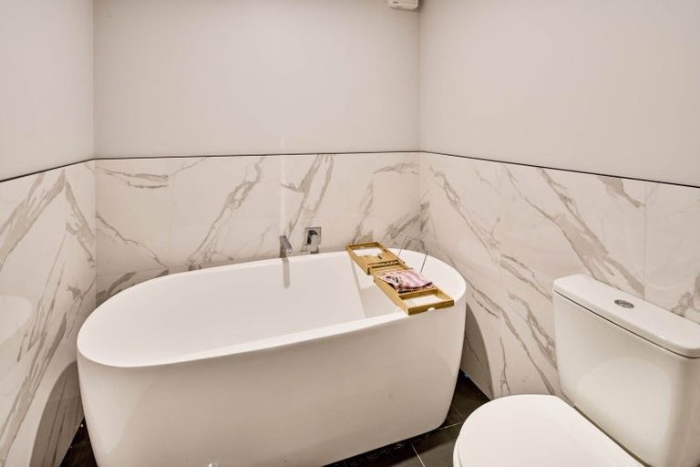 Photo of property in 75 Erlestoke Crescent, Churton Park, Wellington, 6037