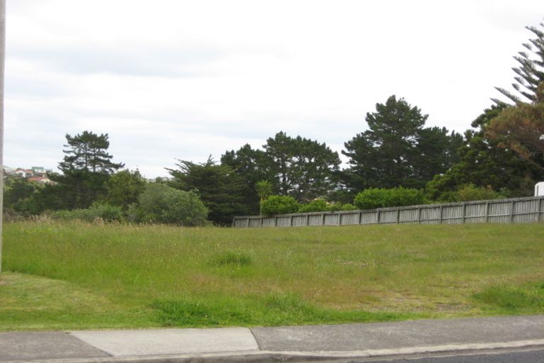 Photo of property in 1371 Whangaparaoa Road, Army Bay, Whangaparaoa, 0930
