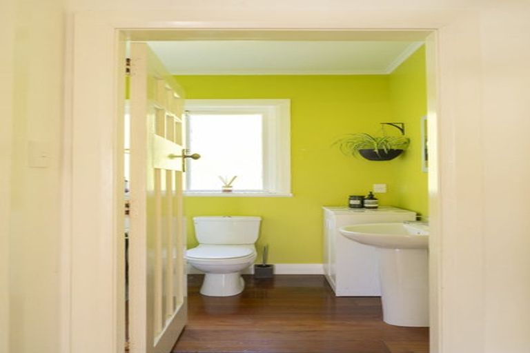 Photo of property in 34 Moana Road, Kelburn, Wellington, 6012