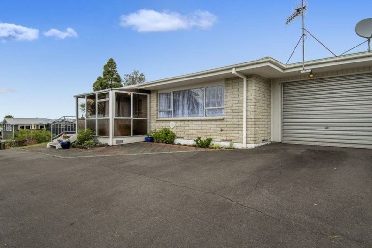 Photo of property in 140 Kingswood Road, Brookfield, Tauranga, 3110