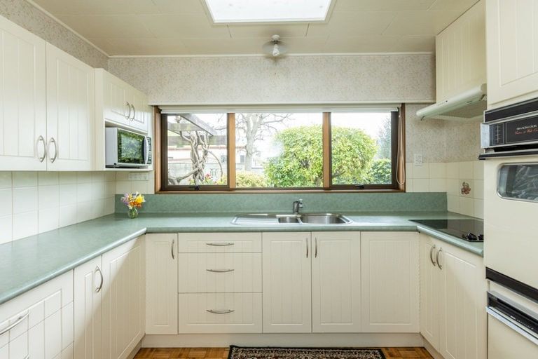 Photo of property in 6a Dolbel Street, Taradale, Napier, 4112