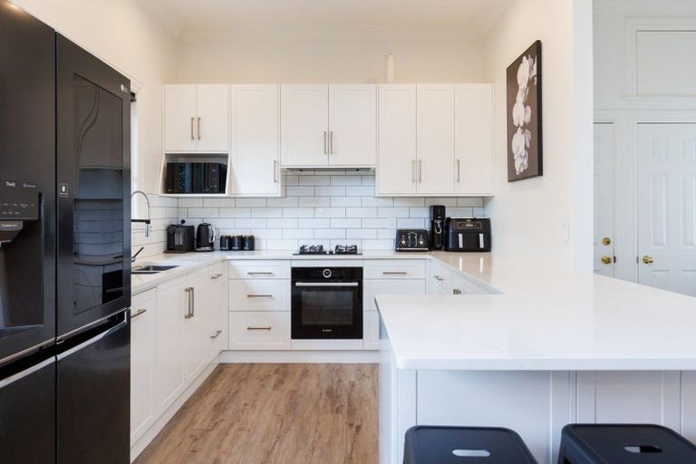 Photo of property in 32 Manson Street, Terrace End, Palmerston North, 4410