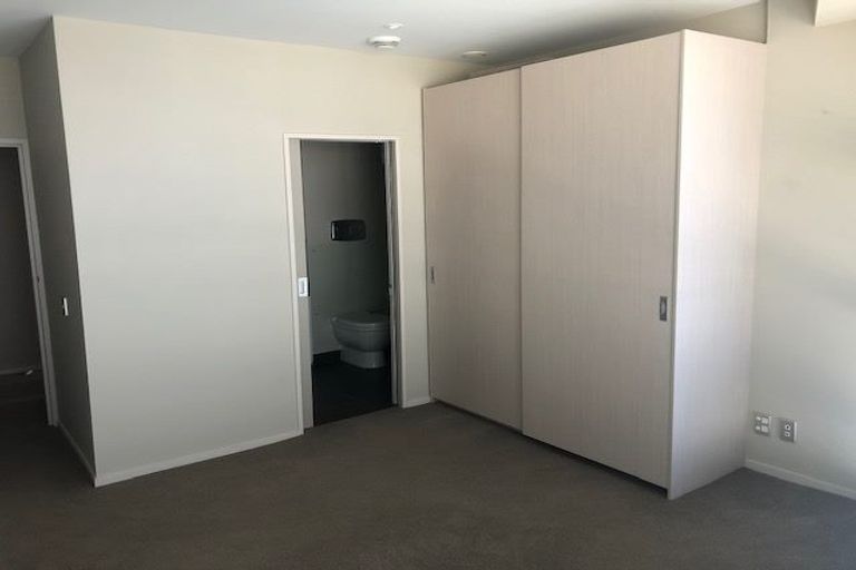 Photo of property in Summit Apartments, 9/184 Molesworth Street, Thorndon, Wellington, 6011