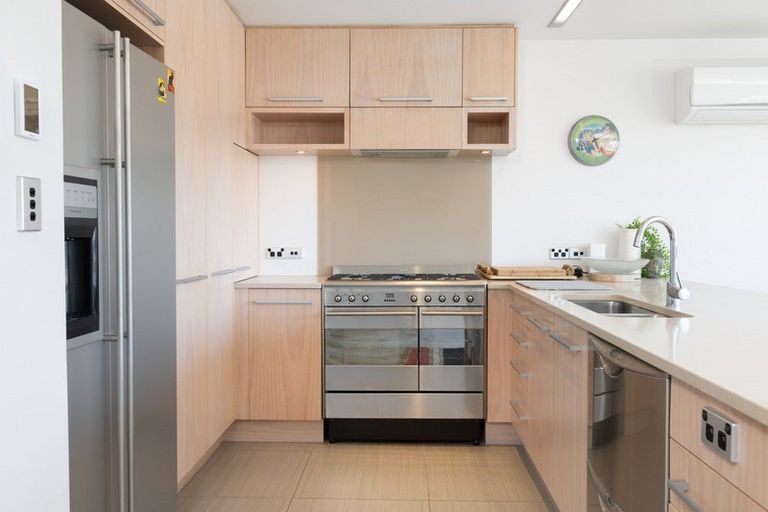 Photo of property in 6/50 Marine Parade, Mount Maunganui, 3116