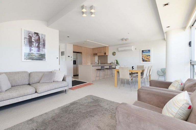 Photo of property in 6/50 Marine Parade, Mount Maunganui, 3116