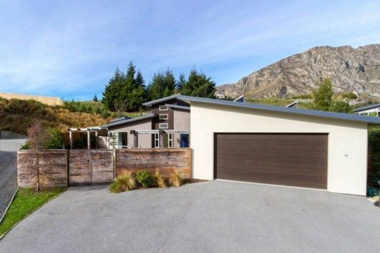 Photo of property in 25 Redfern Terrace, Arthurs Point, Queenstown, 9371