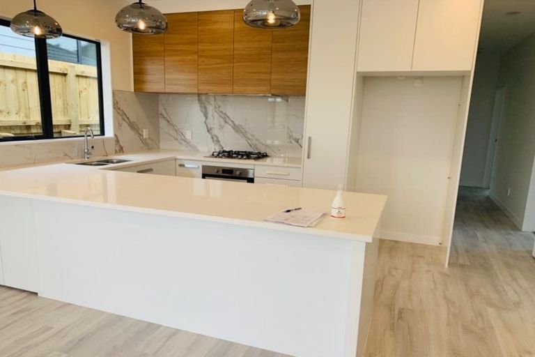 Photo of property in 115 Tiriwa Drive, Massey, Auckland, 0614