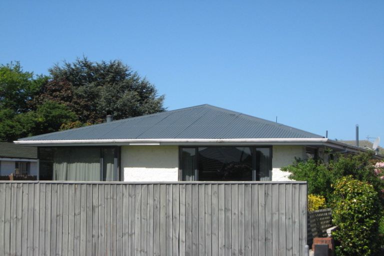 Photo of property in 320 Main North Road, Redwood, Christchurch, 8051