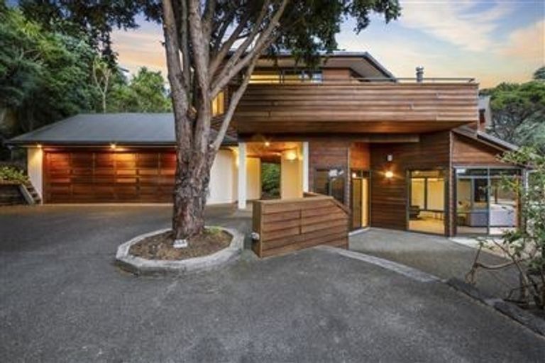 Photo of property in 9 The Knoll, Greenhithe, Auckland, 0632