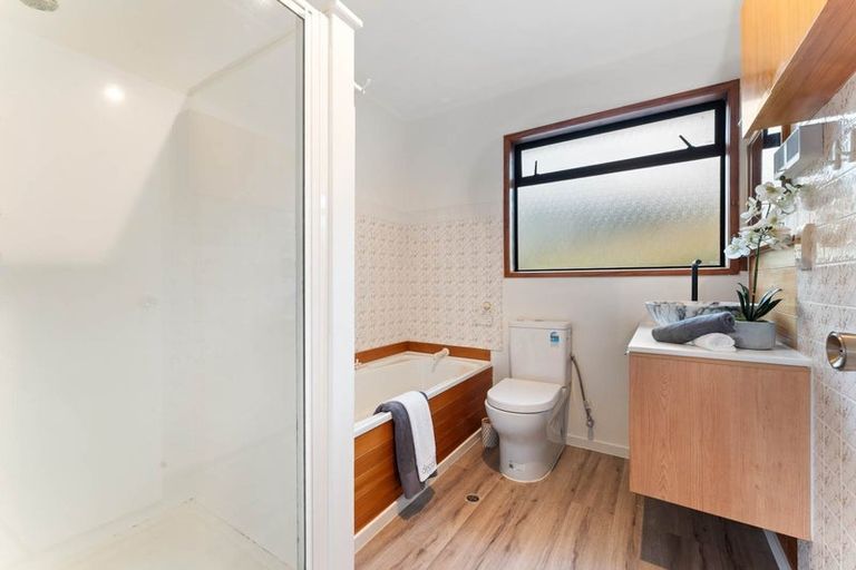 Photo of property in 2 Allender Drive, Torbay, Auckland, 0630