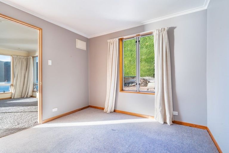 Photo of property in 10 Ivanhoe Road, The Cove, Dunedin, 9077