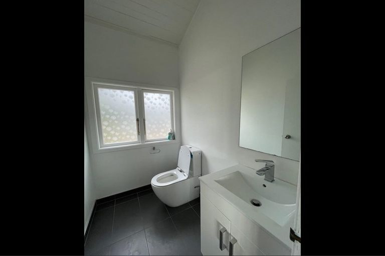 Photo of property in 283 Old North Road, Kumeu, 0892