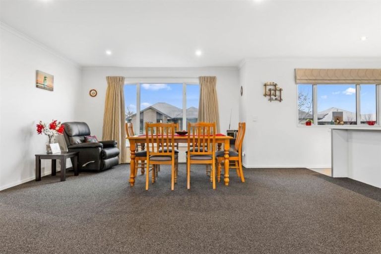 Photo of property in 5 Holly Place, Rangiora, 7400