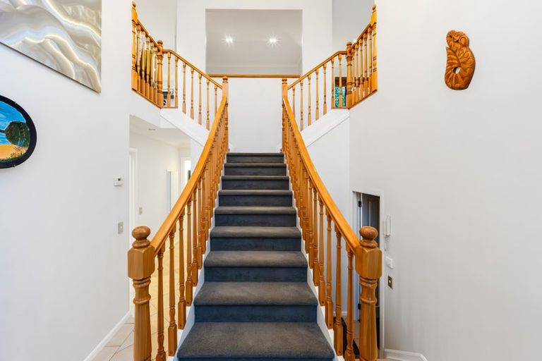 Photo of property in 36 Woodridge Avenue, Northcross, Auckland, 0630