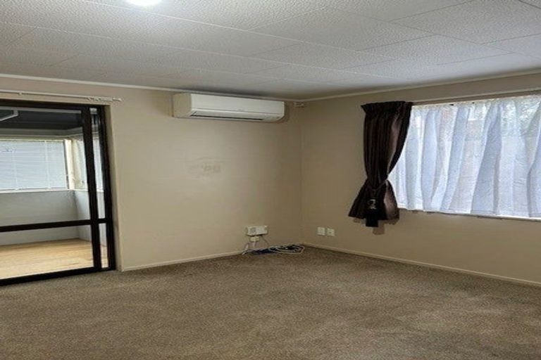 Photo of property in 14a Newington Road, Henderson, Auckland, 0612