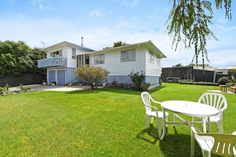 Photo of property in 19 Haylock Grove, Totara Park, Upper Hutt, 5018