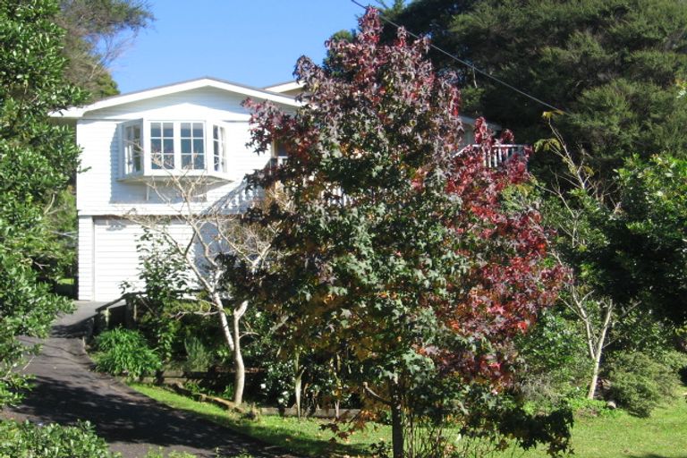 Photo of property in 143 Laingholm Drive, Laingholm, Auckland, 0604