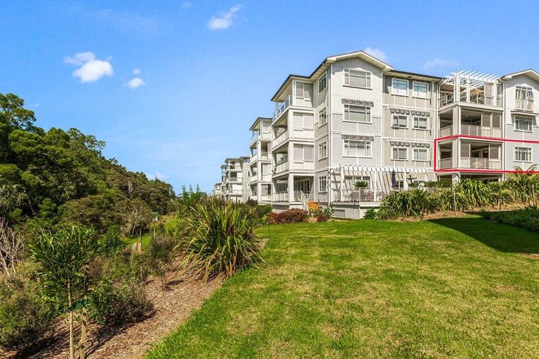 Photo of property in 102 Eaves Bush Parade, Orewa, 0931