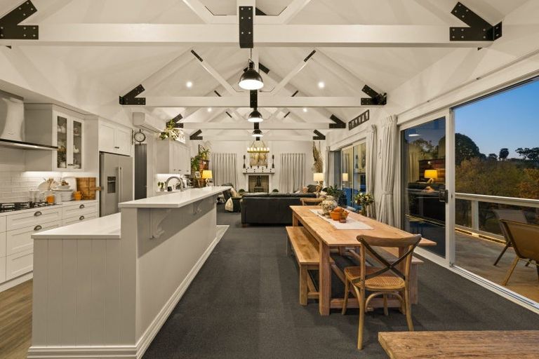 Photo of property in 1 Te Roera Drive, Taradale, Napier, 4112