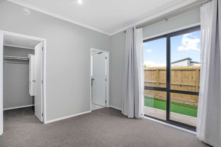 Photo of property in 2b Wyon Way, Flat Bush, Auckland, 2016